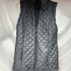 D&C Gray reversible quilted